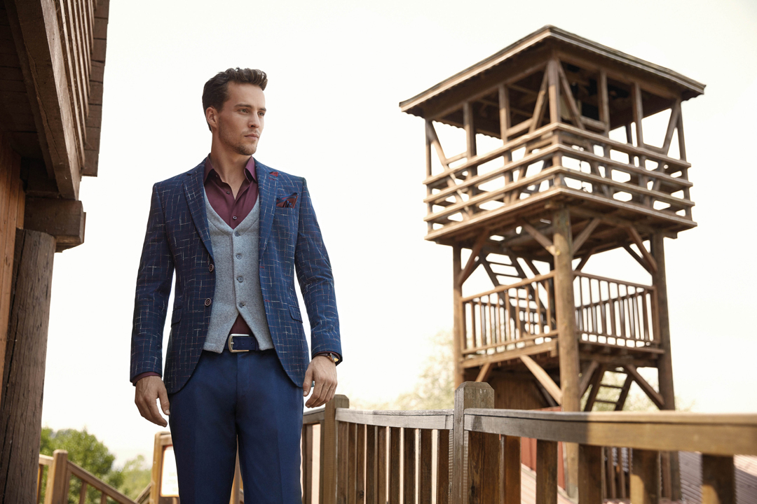 15157-NOTCH LAPEL, TWO BUTTONS, SIDE VENTS ,SUIT WITH VEST